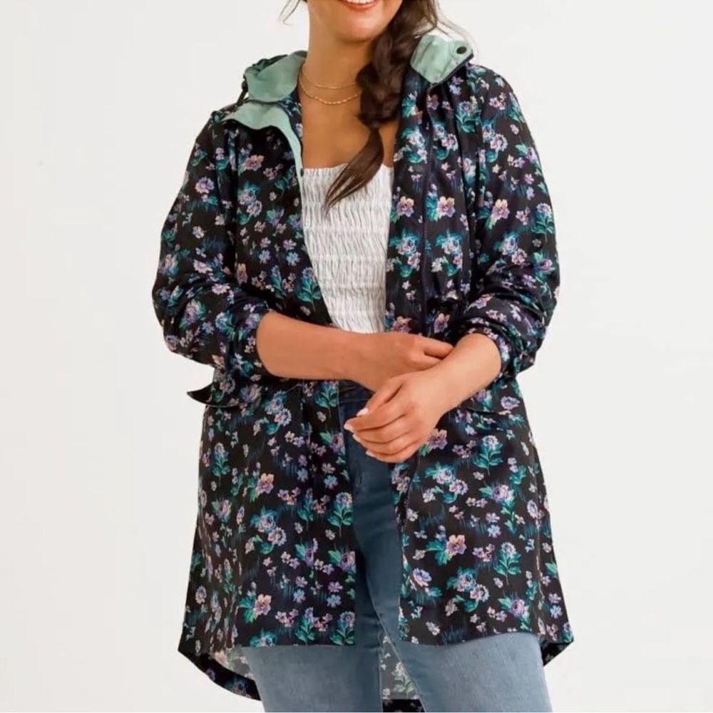 Vera Bradley rain coat. Size small. NWT